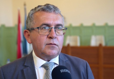 Napirend után
