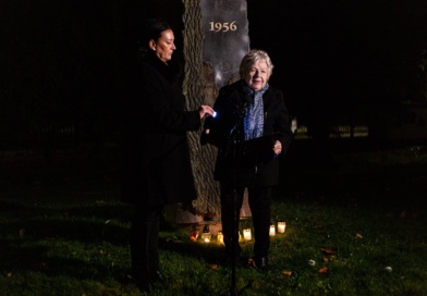 Kegyelettel emlékeztek az ’56-os hősökre az Életfa Emlékműnél