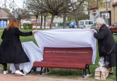 Költészet napja Törökszentmiklóson – ünnep a szavak és közösség jegyében